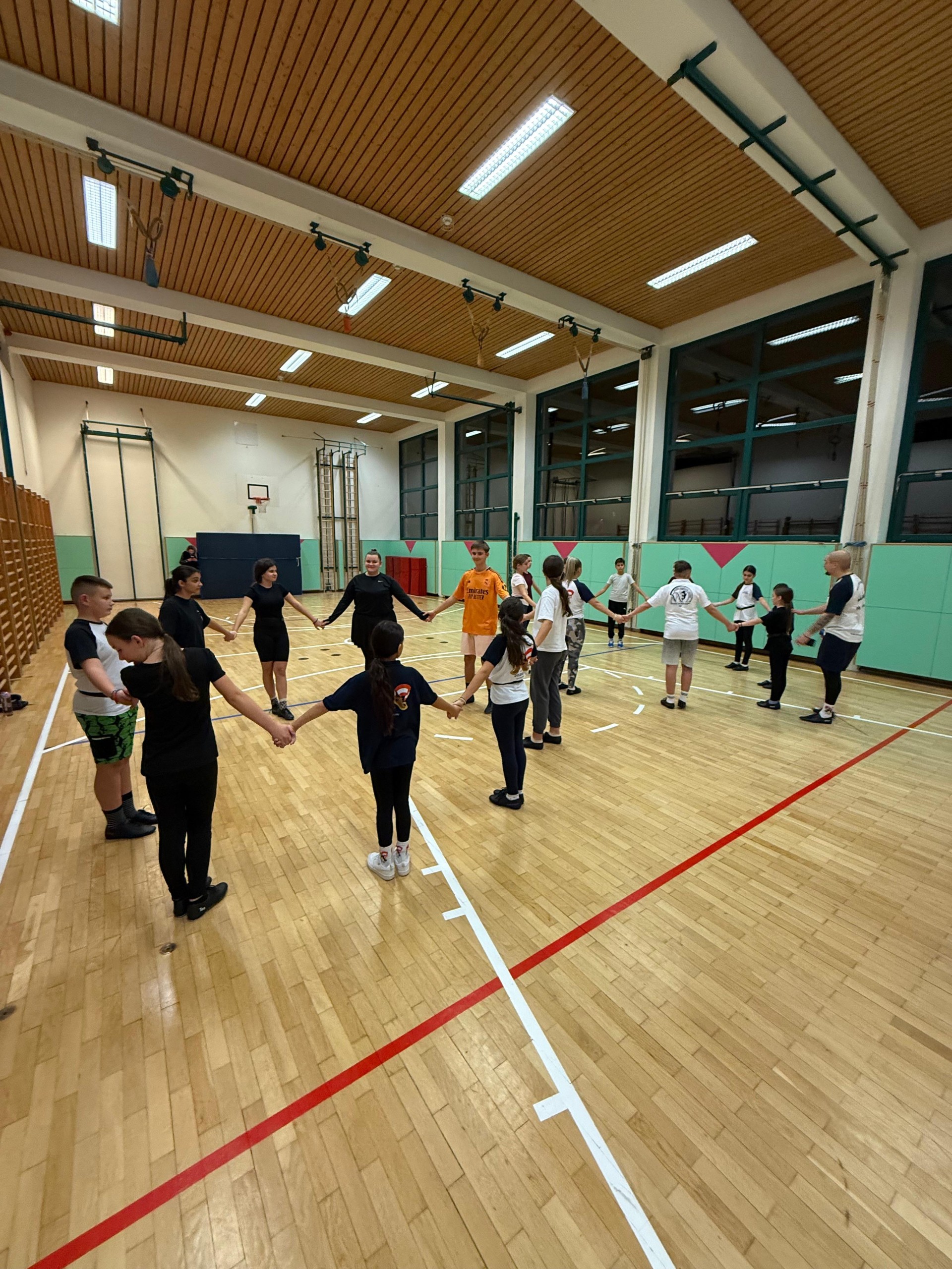 Srednji ansambl – Foto 1